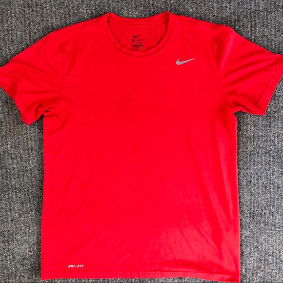 NIKE Dri-fit Men’s Red Work Out Shirt - Picture 1 of 2